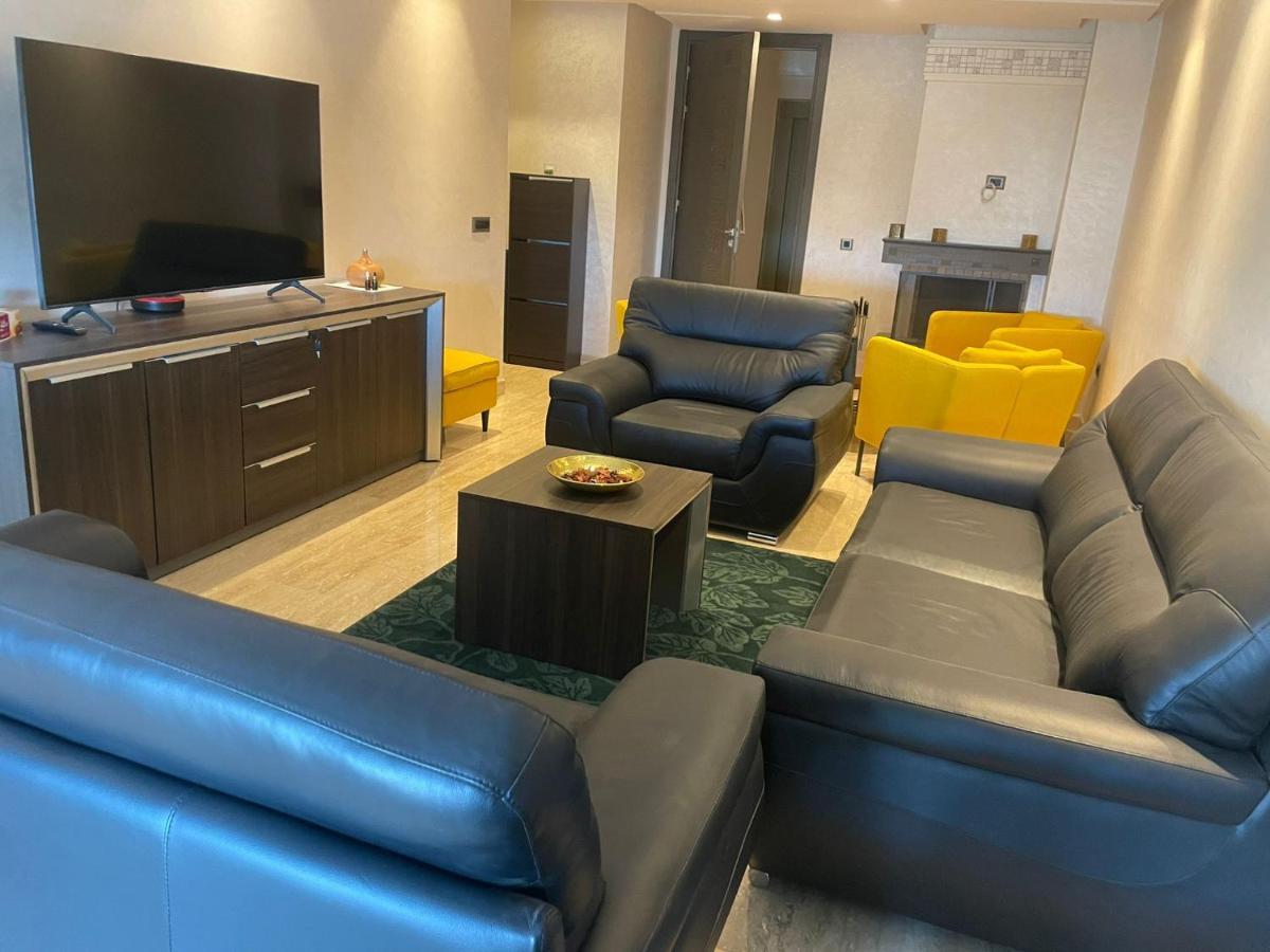 Appartement Haut Standing Proche Gare Casa Voyageur Casablanca Exterior photo